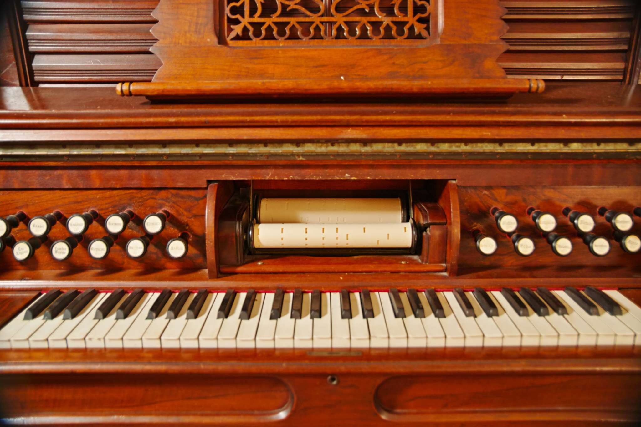 symphony-player-organ-twenty-two-stops-waiheke-musical-museum